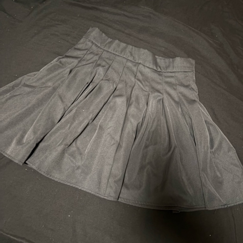 Elegant Black Pleated Skirt